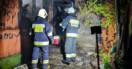 W Suchowoli spalił się opuszczony dom. Makabryczne odkrycie strażaków