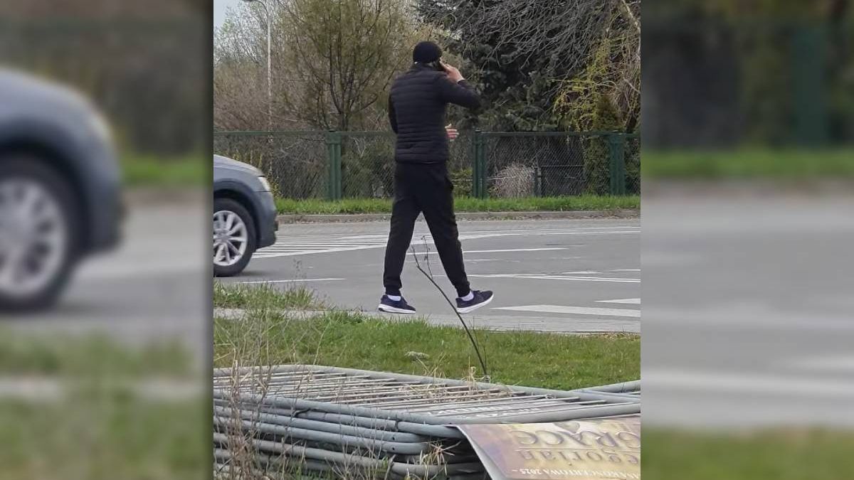 Podejrzany mężczyzna szarpał za klamki samochodów pod Biedronką przy ul. Głuskiej