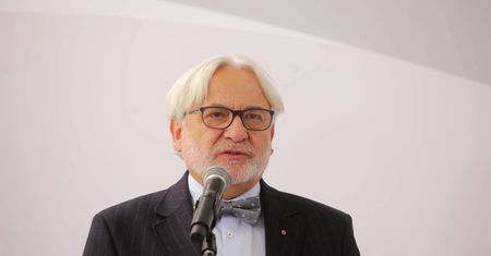 Wojciech Maksymowicz rzucił legitymacją klubu PiS. "Nie dziwię się"