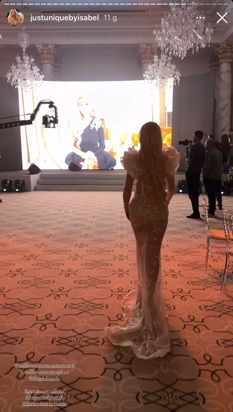 Izabela Macudzińska odbiera nagrodę