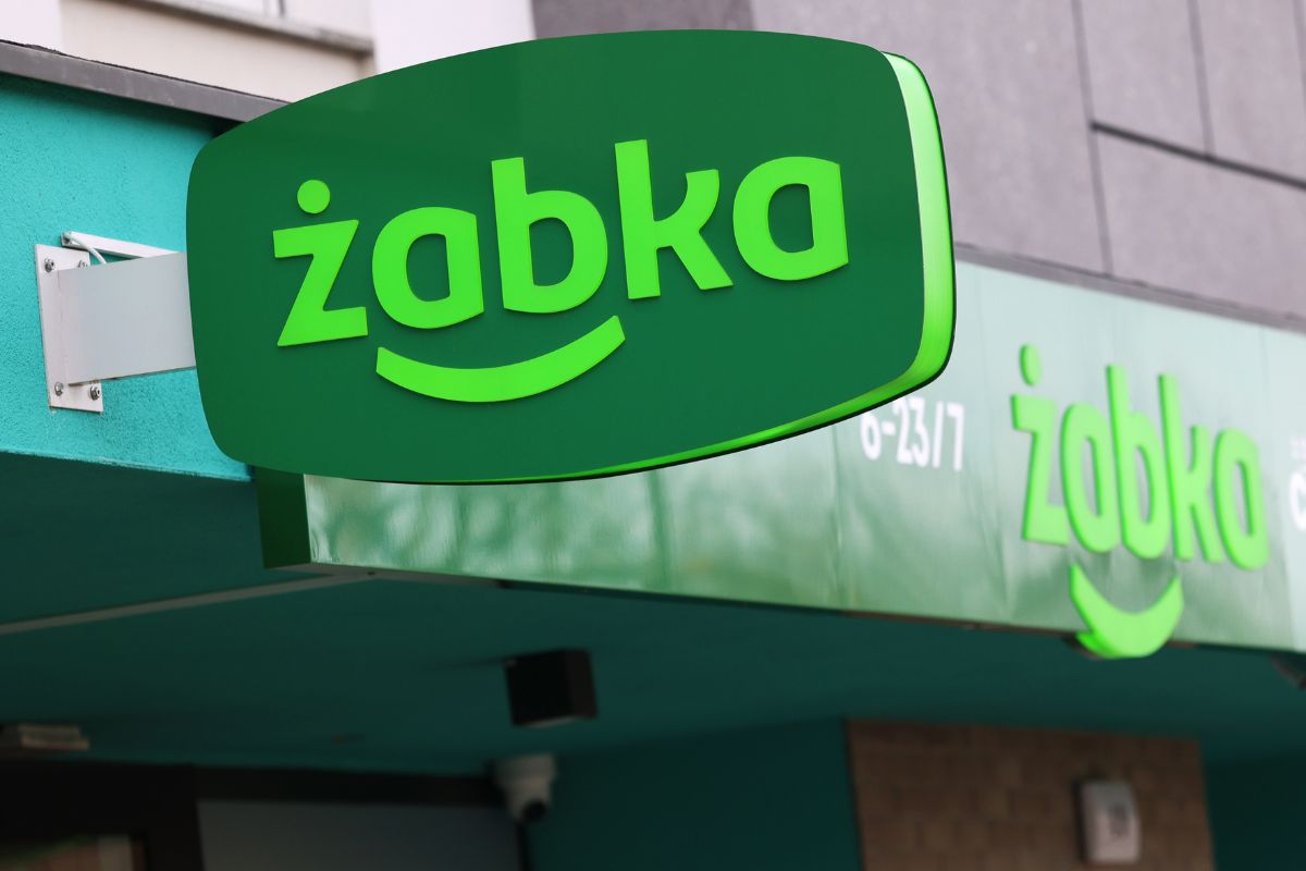 Żabka chce usprawnić działanie kas samoobsługowych 