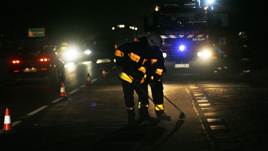 Wypadek na drodze krajowej nr 8. Trasa z Kłodzka do granicy z Czechami jest zablokowana w obu kierunkach. Zdjęcie ilustracyjne