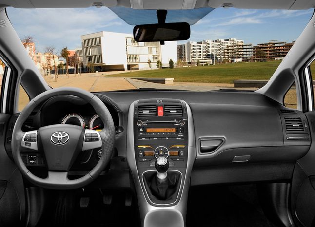 Toyota Auris Wnętrze