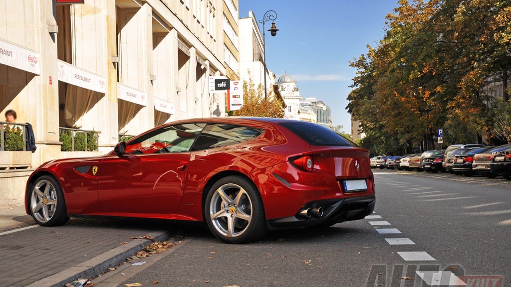 Ferrari FF w Warszawie (fot. Michał Grabowski)