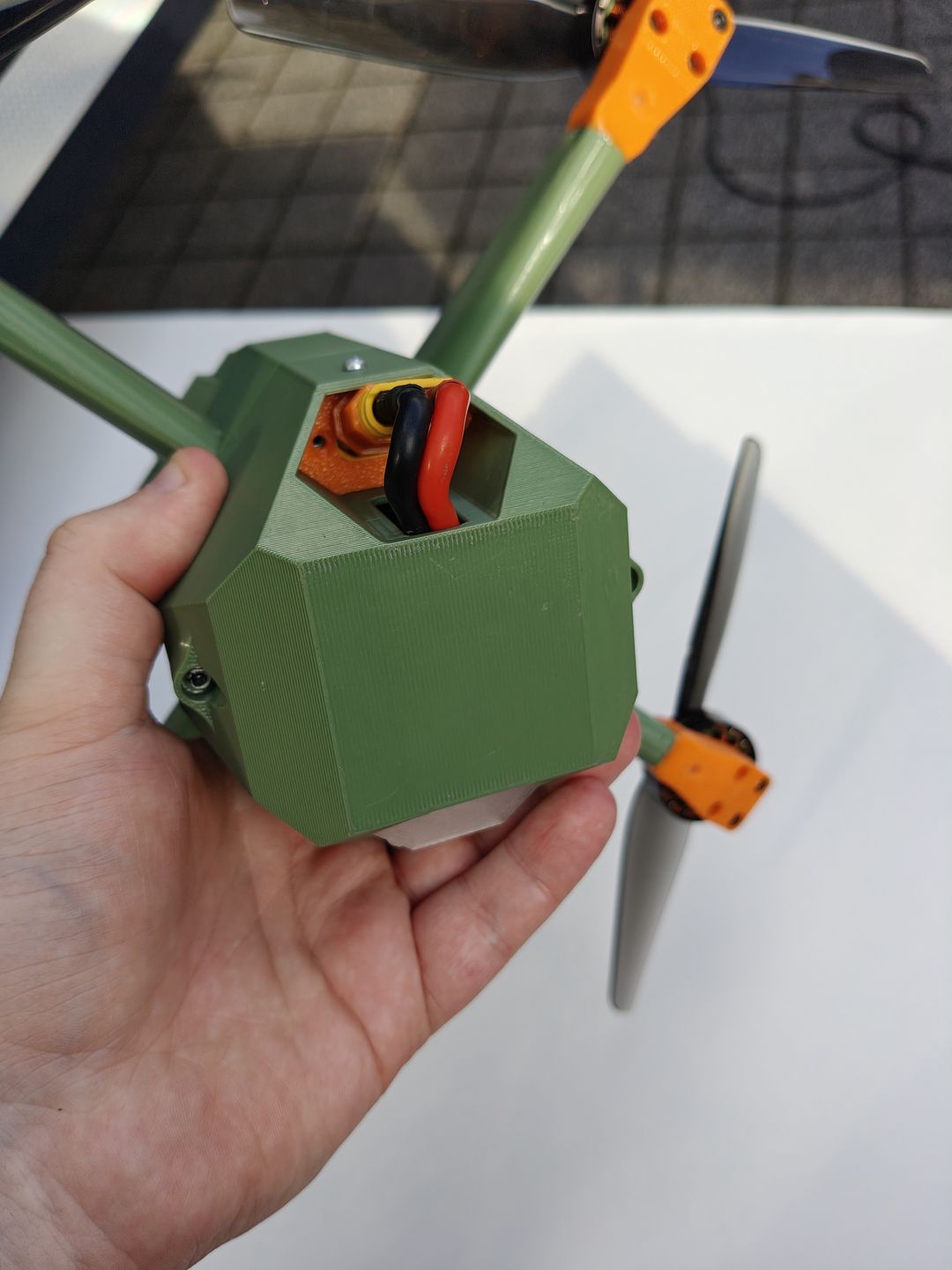 Kontrdron K-crusher.