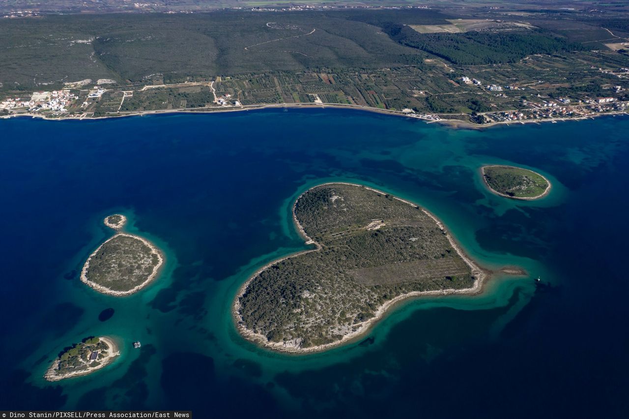 Galesnjak - The Island of Love in the shape of a heart has been devastated