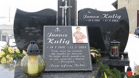Pomink Janusza Kuliga na cmentarzu w rodzinnmym Łapanowie
