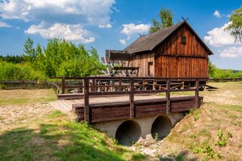Nowogród: Kurpiowska dusza w drewnie. Ten skansen to skarb Podlasia