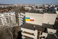 Warszawa. Flagi Polski i Ukrainy na budynku przy Sobieskiego 100. Pojawiły się w nocy