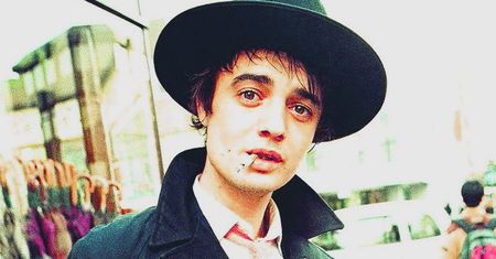 Pete Doherty już tak nie wygląda. Gwiazdor rocka przez lata był na dnie