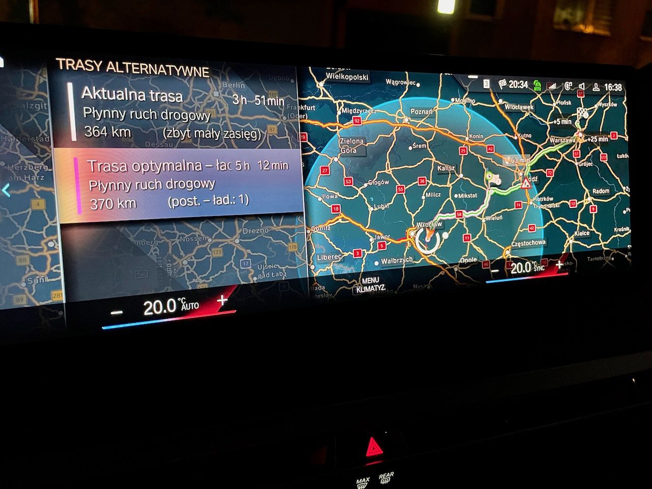 BMW iX zaplanuje postoje na ładowanie w trasie