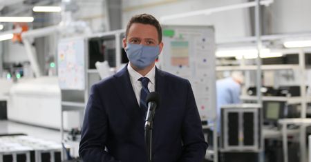Wybory 2020. Radni PiS zawiadomili PKW i prokuraturę w sprawie podpisów Trzaskowskiego