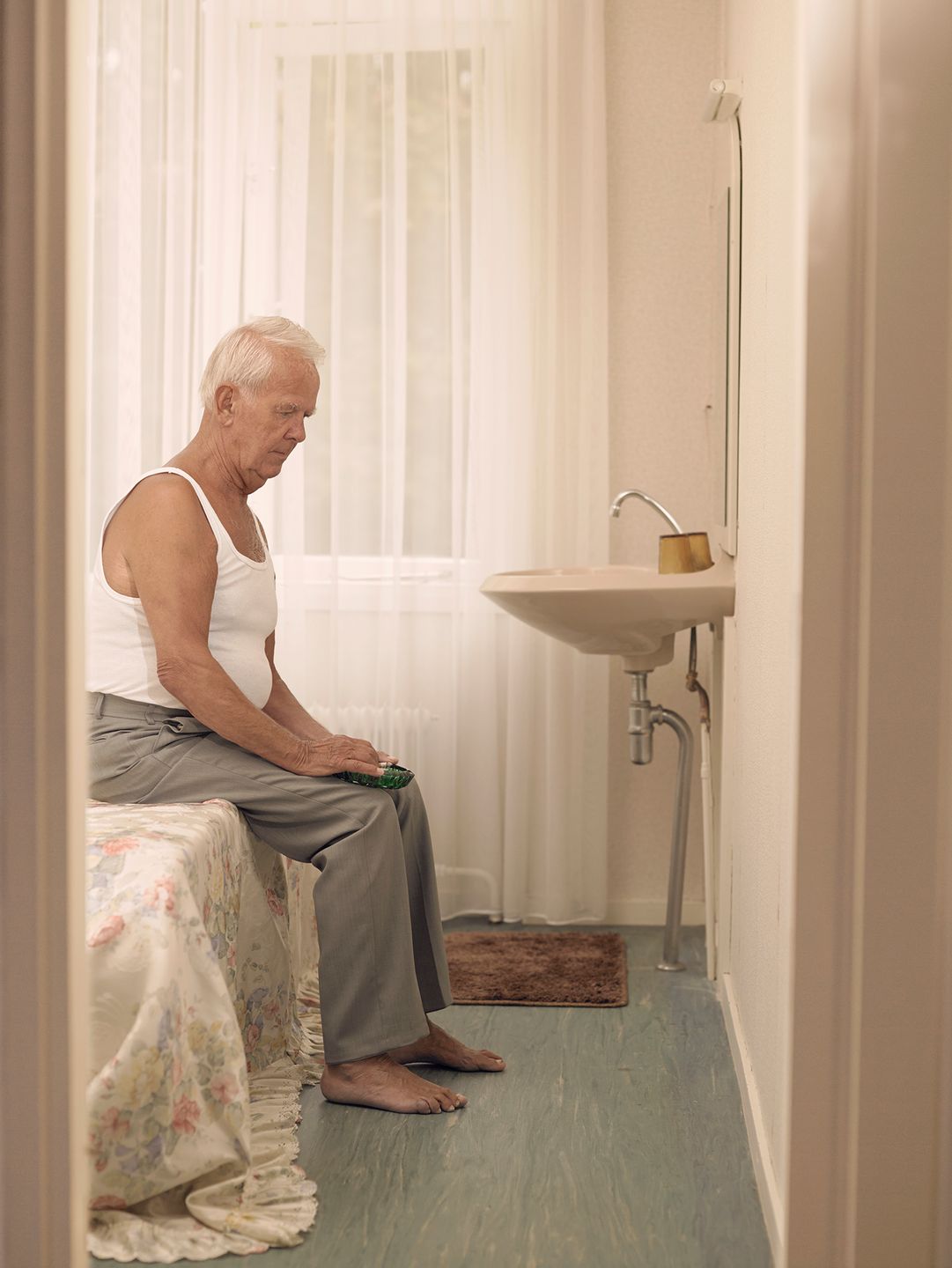 Holenderska fotografka snuje wyobrażenia o idealnym małżeństwie w nietuzinkowym projekcie 15