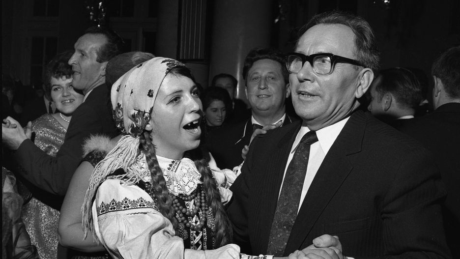 reporter8_baza1969 / 1970 Warszawa Bal Sylwestrowy przodownikow pracy w Palacu Kultury i Nauki w Warszawie N/z Ignacy Loga Sowinski Przewodniczacy Centralnej Rady Zwiazkow Zawodowych  CRZZ , czlonek Biura Politycznego PZPR   fot. Wojciech Druszcz/East NewsWojtek DRUSZCZ