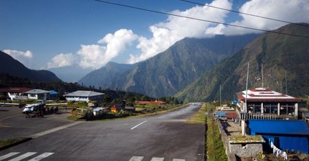 Lukla - najbardziej niebezpieczne lotnisko świata