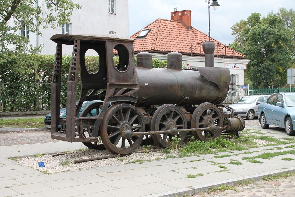 Stoi w Warszawie lokomotywa