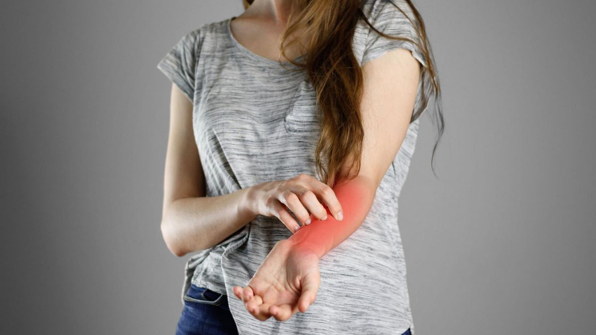 Świerzbiączka jest nazwą odnoszącą się do dermatoz o charakterystycznych objawach