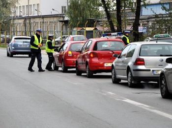 Sosnowiec: Pijany Gruzin kierował samochodem jadąc od krawężnika do krawężnika