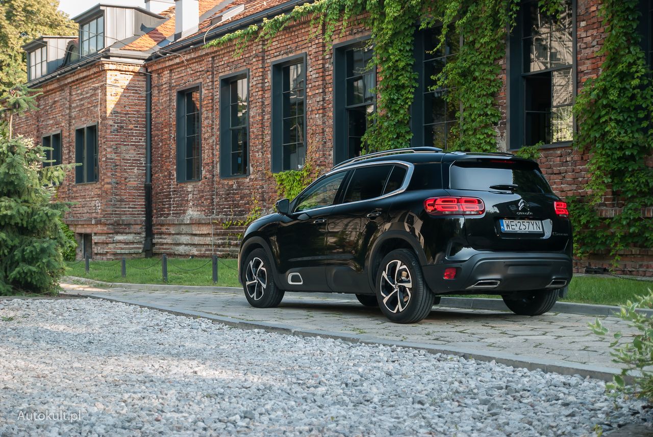 Test: Citroën C5 Aircross 1.5 BlueHDI 130 - komfortowy, oszczędny i okaleczony przez księgowych