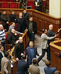 Nerwowa atmosfera w parlamencie Ukrainy. Strzelanina przed parlamentem