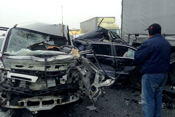 Jeden zabity i 39 rannych w karambolach na autostradzie A38 w Niemczech