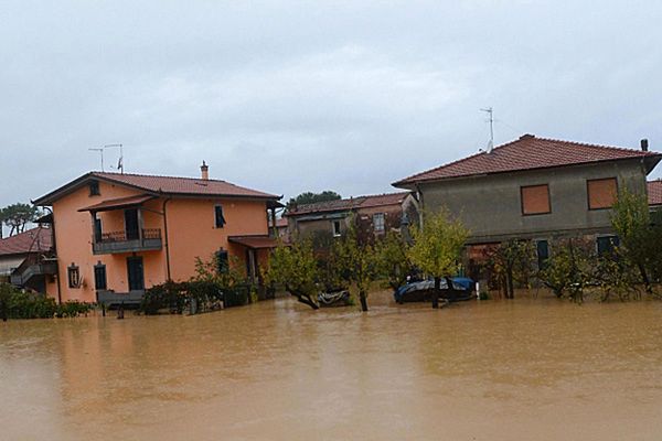 Powodzie w Toskanii. Wzrosła liczba ofiar