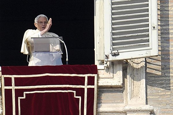 Bp Charles Scicluna: kardynał Joseph Ratzinger zawsze walczył z pedofilią w Kościele