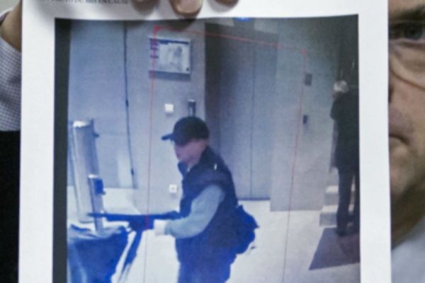 Pokazano zdjęcie mężczyzny, który zaatakował redakcję francuskiego dziennika