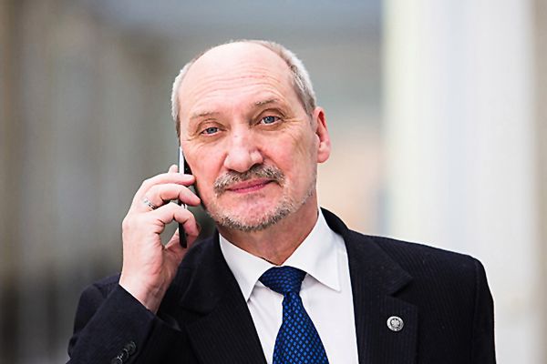 Minister obrony Słowacji ostro do szefa polskiego MON. Szatkowski: żadnych działań ws. Słowaków