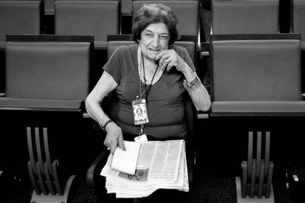 Zmarła legendarna dziennikarka polityczna Helen Thomas