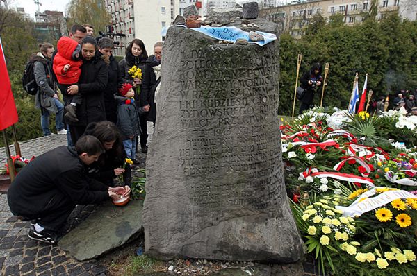 W 70. rocznicę powstania w getcie w stolicy zabrzmią kościelne dzwony