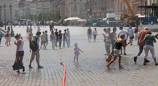 Kiedy w Warszawie staną kurtyny wodne?