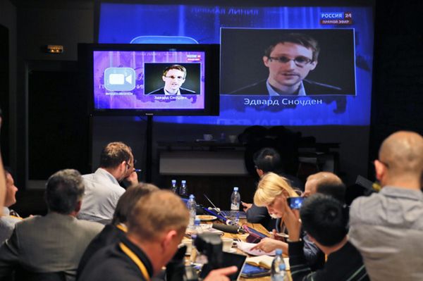 Edward Snowden krytykowany za udział w telekonferencji Putina