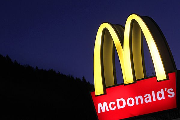 McDonald's zamknął bary na Krymie. Władimir Żyrinowski: zamknąć w całej Rosji