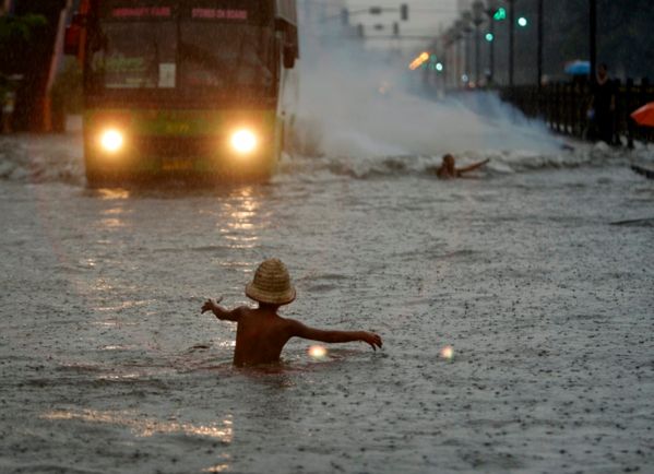 Ulewne deszcze na Filipinach. W Manili zamknięto szkoły i urzędy