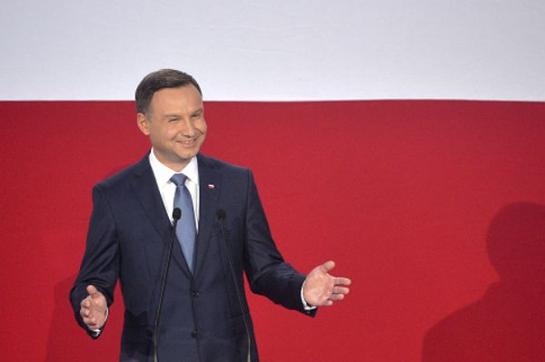 Duda odcina się od Kaczyńskiego? "Buduje sobie własną pozycję"