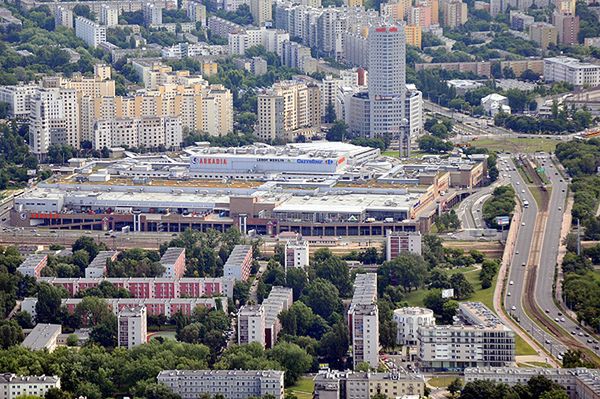 Ewakuacja centrum handlowego w Warszawie. Pirotechnicy sprawdzają Arkadię