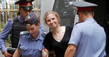 Prokurator żąda trzech lat dla członkiń Pussy Riot