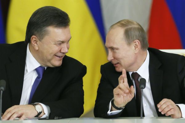 Wiktor Janukowycz (z lewej) i Władimir Putin (z prawej)