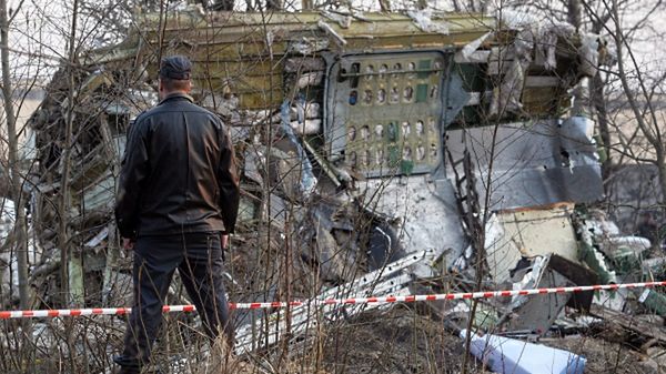 Wrak samolotu TU 154M (zdjęcie archiwalne)