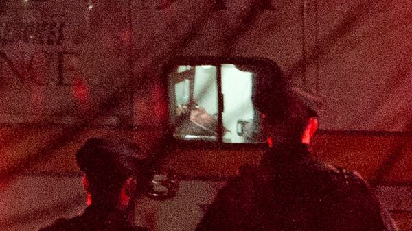 Dżochar Carnajew w karetce