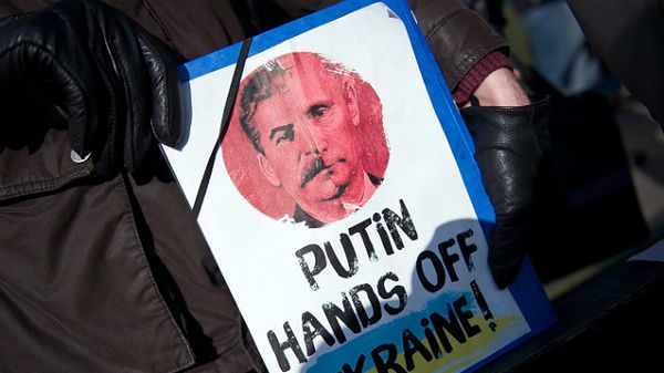 "Putin, ręce precz od Ukrainy" - protest przeciwko działaniom Rosji
