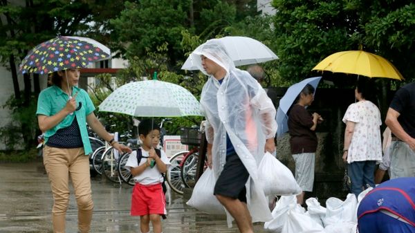 Z obawy przed zejściem lawin ziemnych ewakuowano ponad 4 tys. mieszkańców