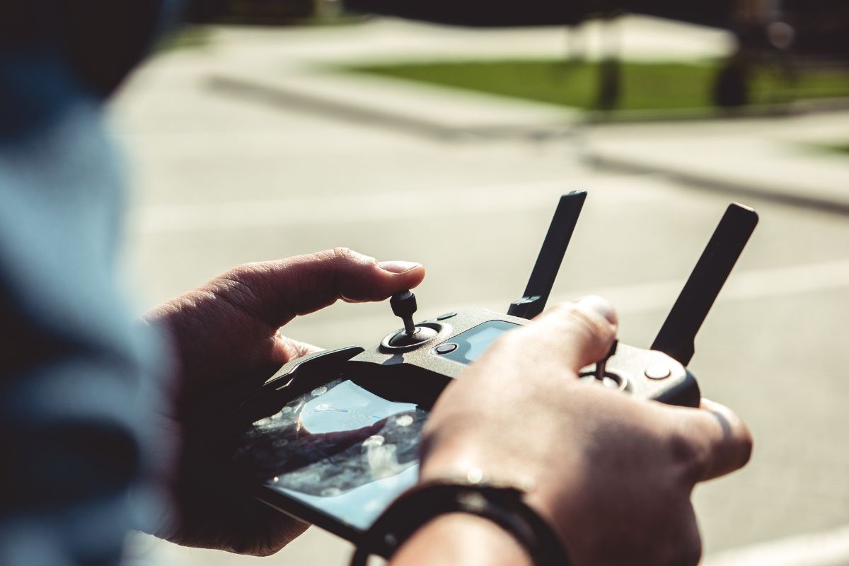 Sterowanie dronem nie jest zbyt skomplikowanym zadaniem