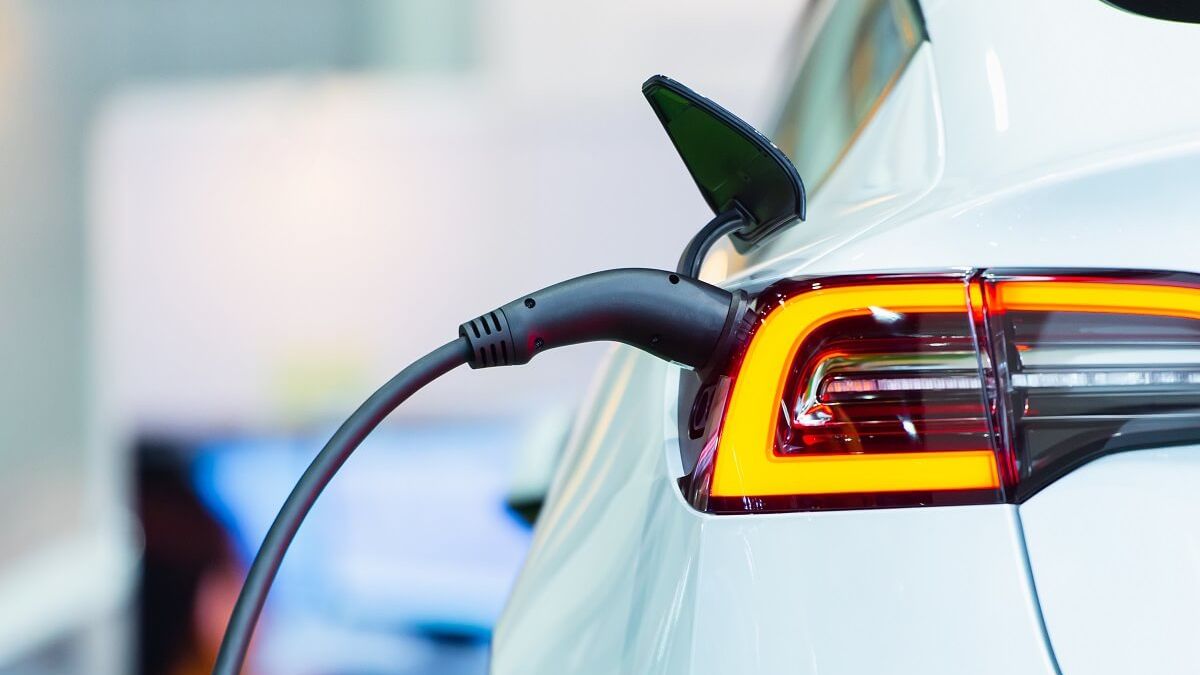 Ładowanie auta elektrycznego