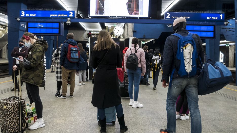 W 2024 r. przeciętny Polak podróżował pociągiem średnio niemal 11 razy.