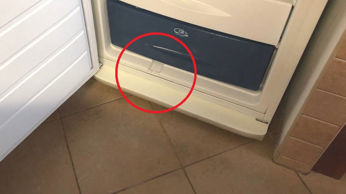 Odpływ ułatwiający rozmrażanie zamrażarki