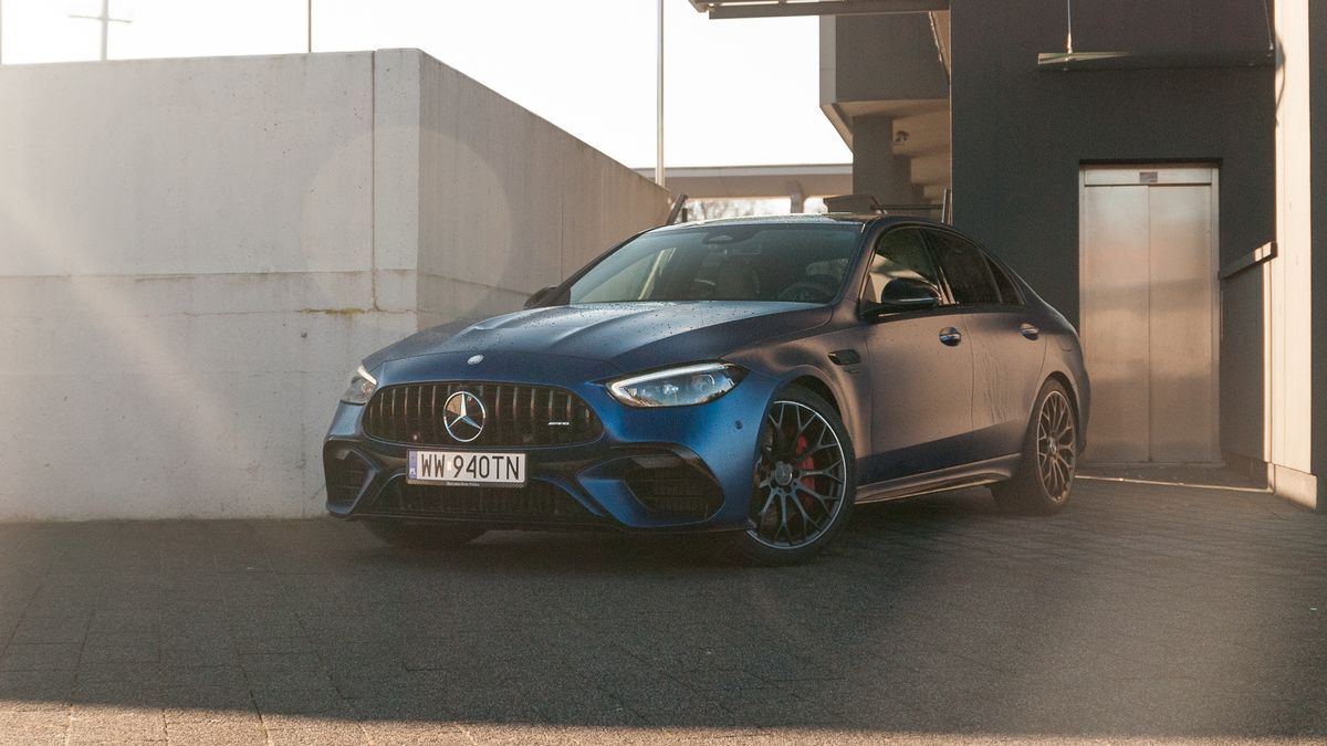 Mercedes-AMG C63 S E Performance