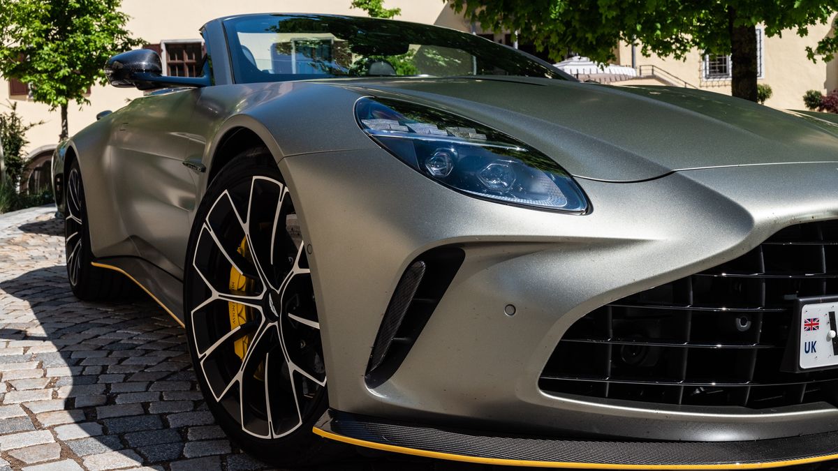 Aston Martin Vantage Roadster