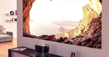 Philips Screeneo HD2510 - niezwykły projektor kina domowego teraz z FullHD i nową obudową